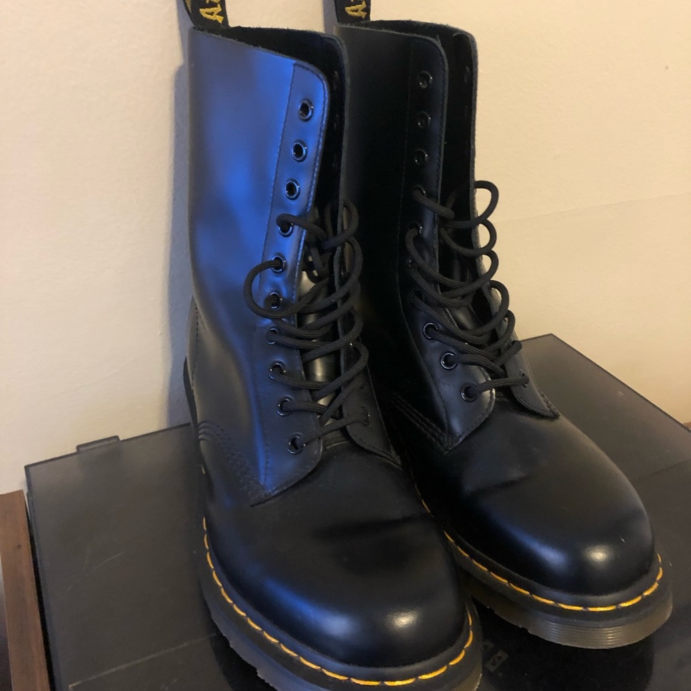 Doc Marten Boots - Picture 3 of 5